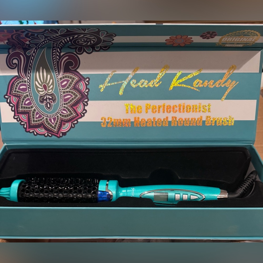 HEAD KANDY Metallic The Perfectionist 32mm
Heated Round Thermal Brush in Mint